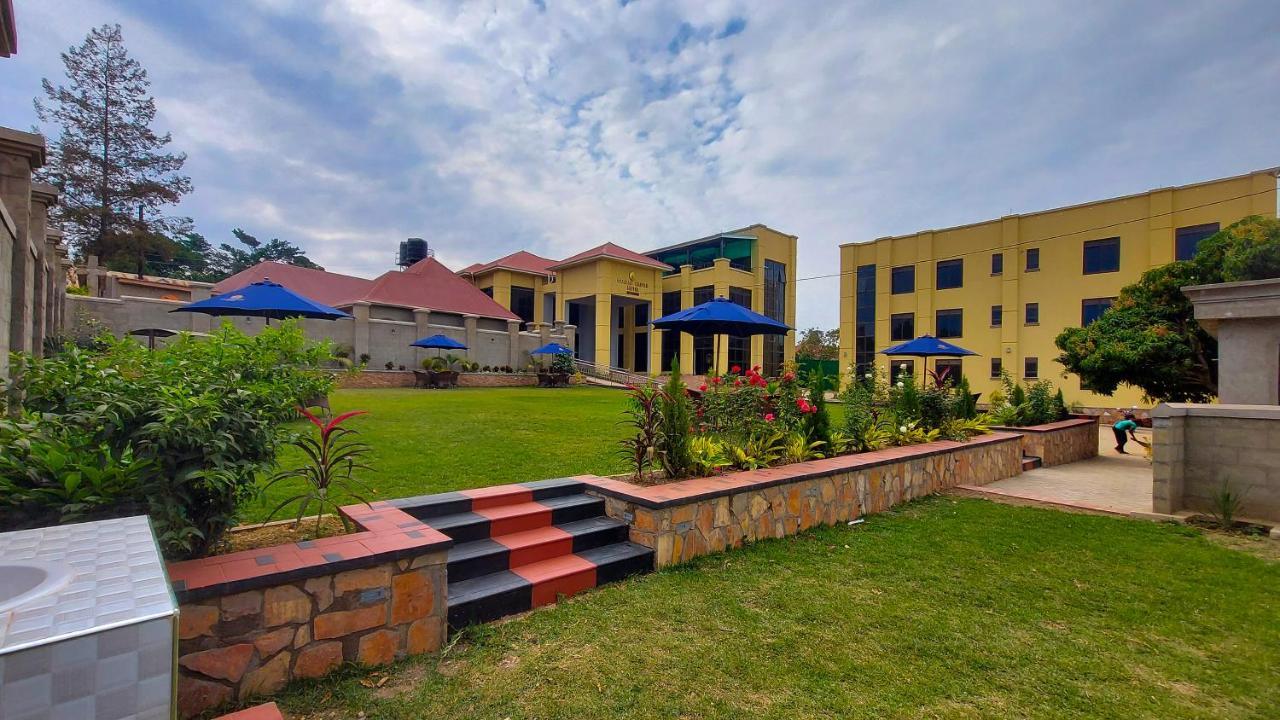 Golden Castle Hotel Hoima 外观 照片