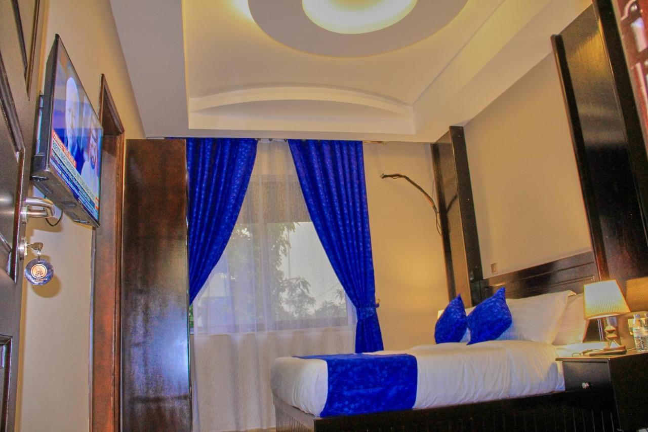 Golden Castle Hotel Hoima 外观 照片