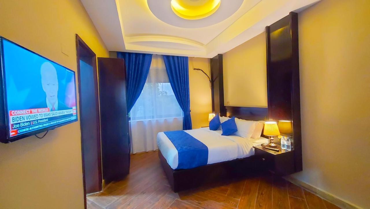 Golden Castle Hotel Hoima 外观 照片