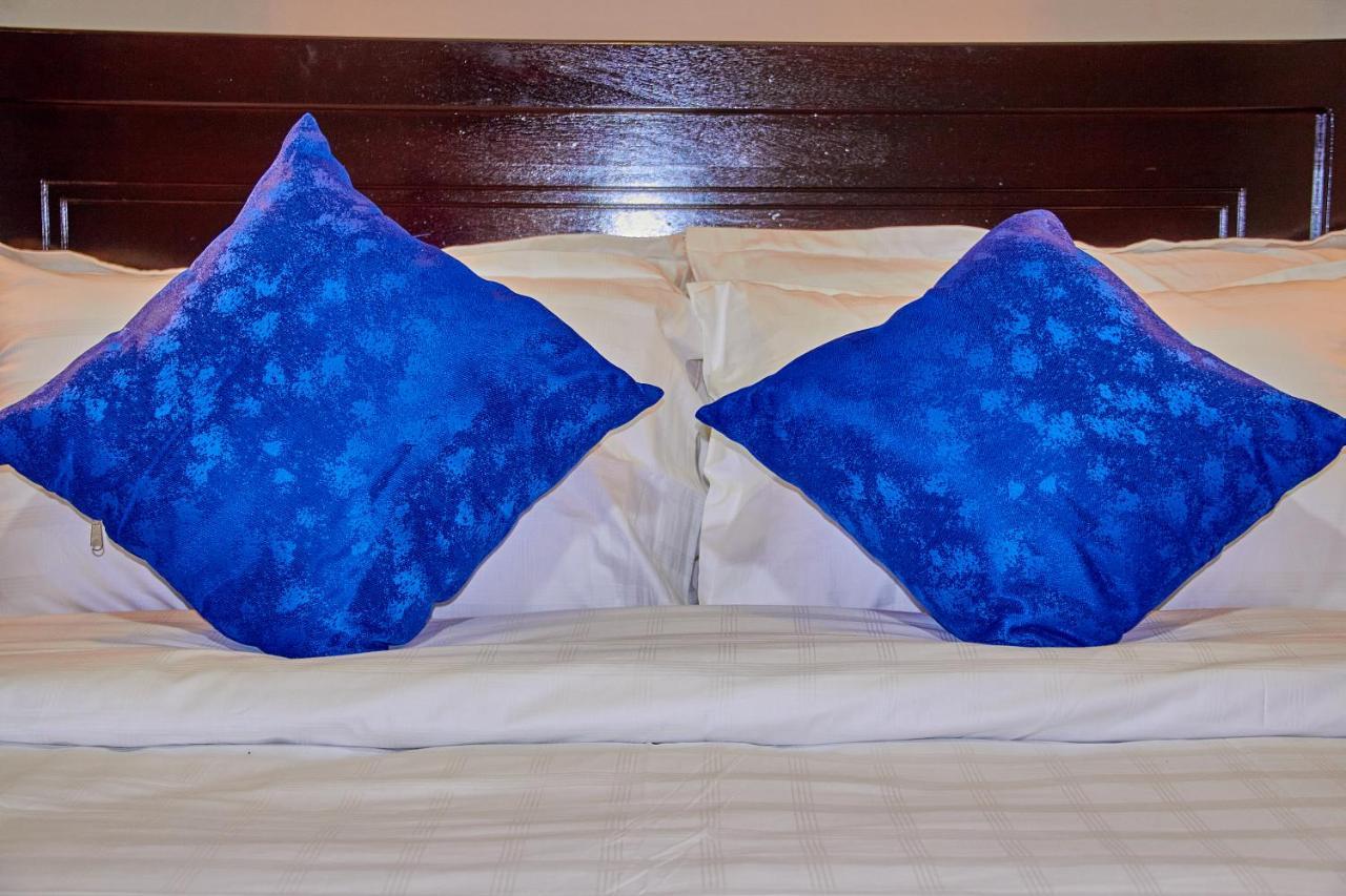 Golden Castle Hotel Hoima 外观 照片